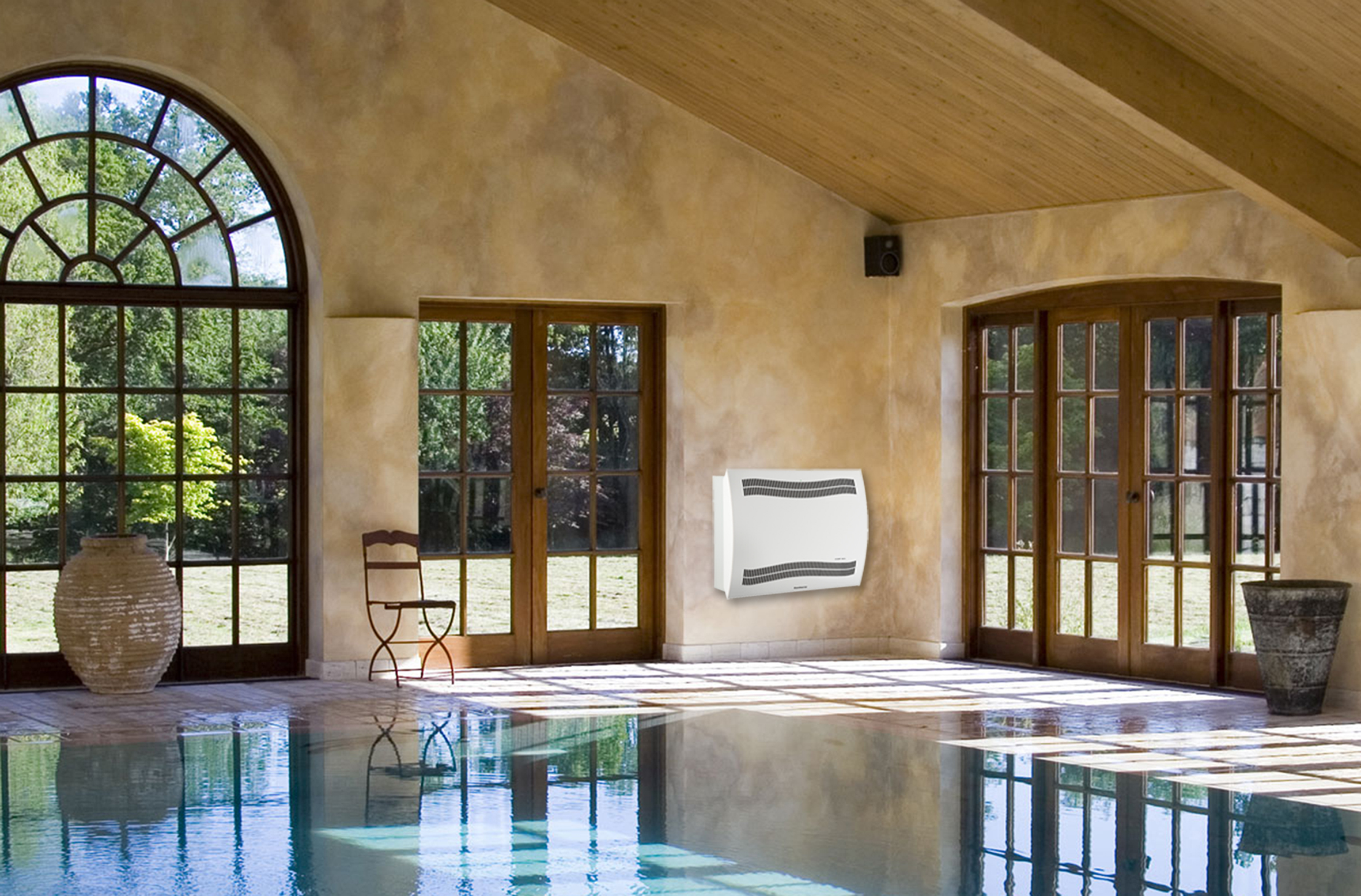 Настенный/напольный осушитель воздуха для бассейнов | Dantherm CDP 70 .